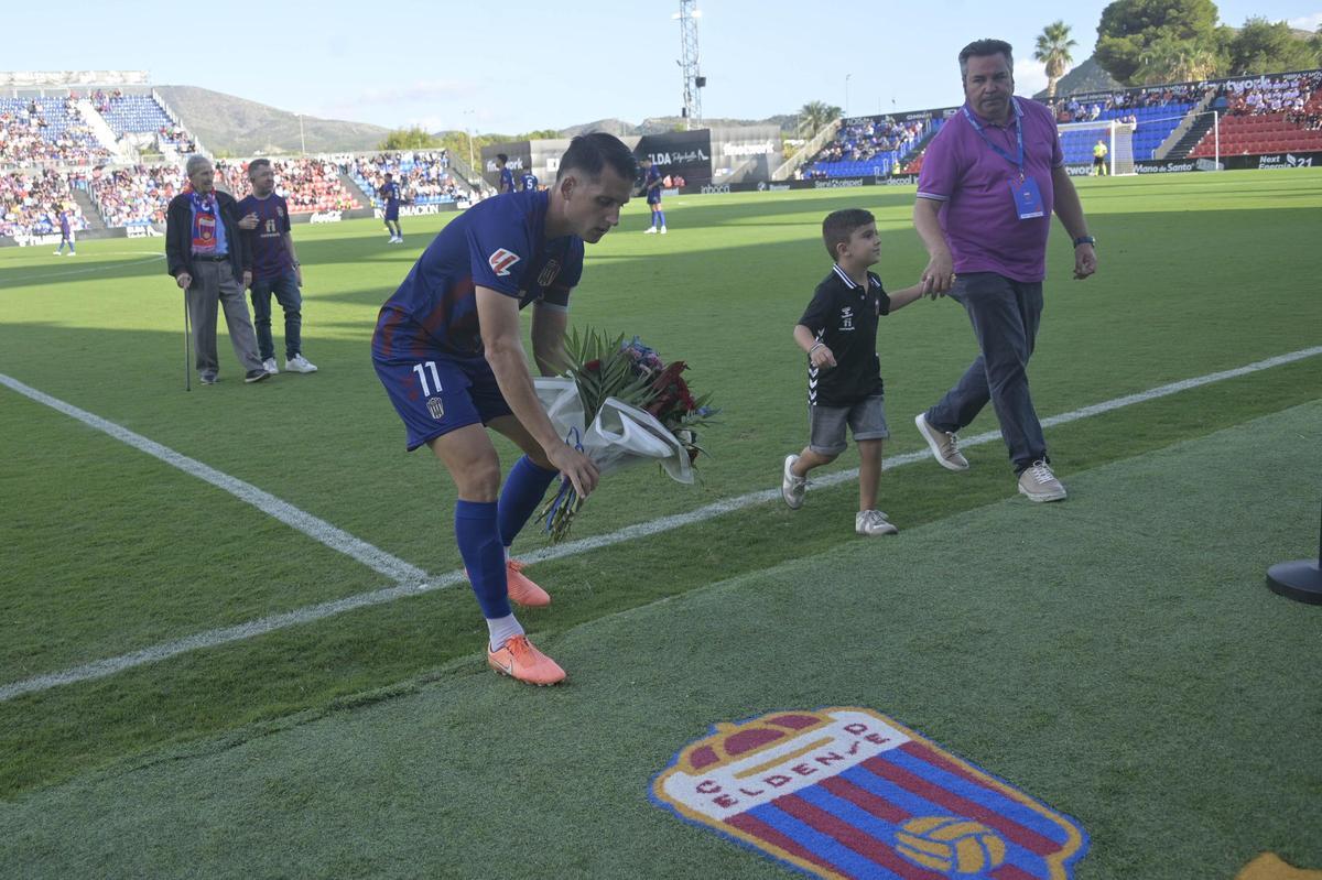 Eldense-Oviedo: El Eldense se diluye pero vuelve a sumar