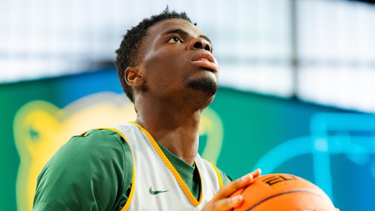James Nnaji, en un entrenamiento con la Universidad de Baylor