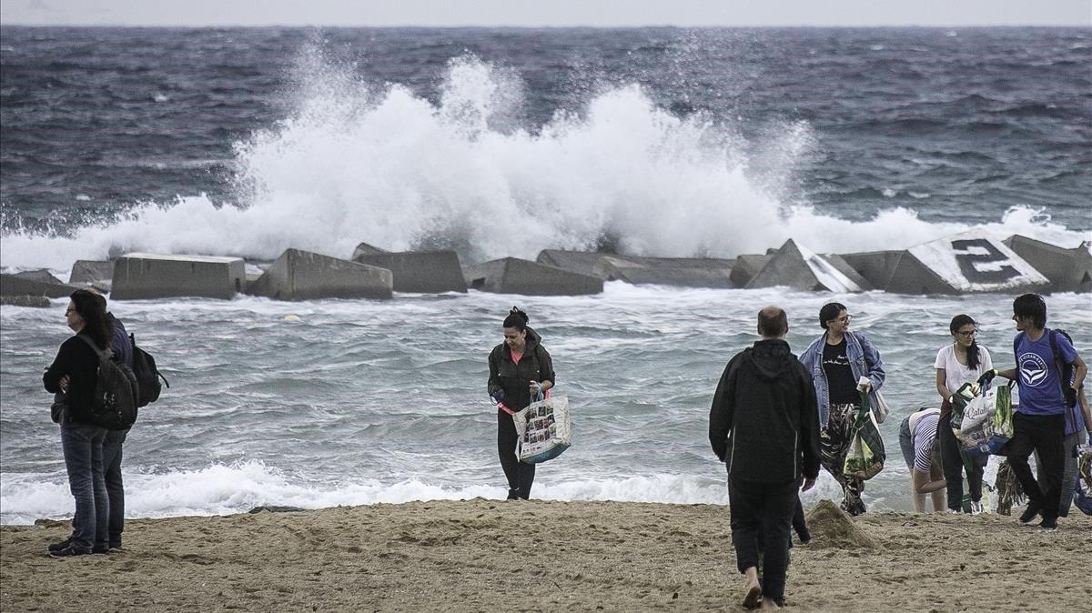 zentauroepp45466202 barcelona  14 10 2018  temporal de viento en la barceloneta 191022135000