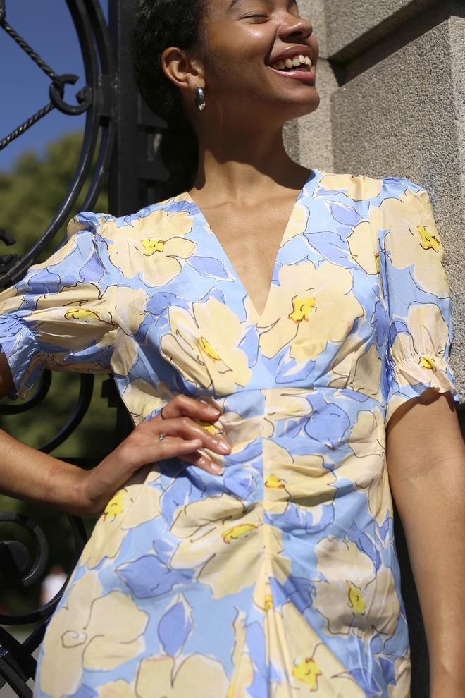 Vestido de flores de la colección de primavera-verano 2021 de Rixo