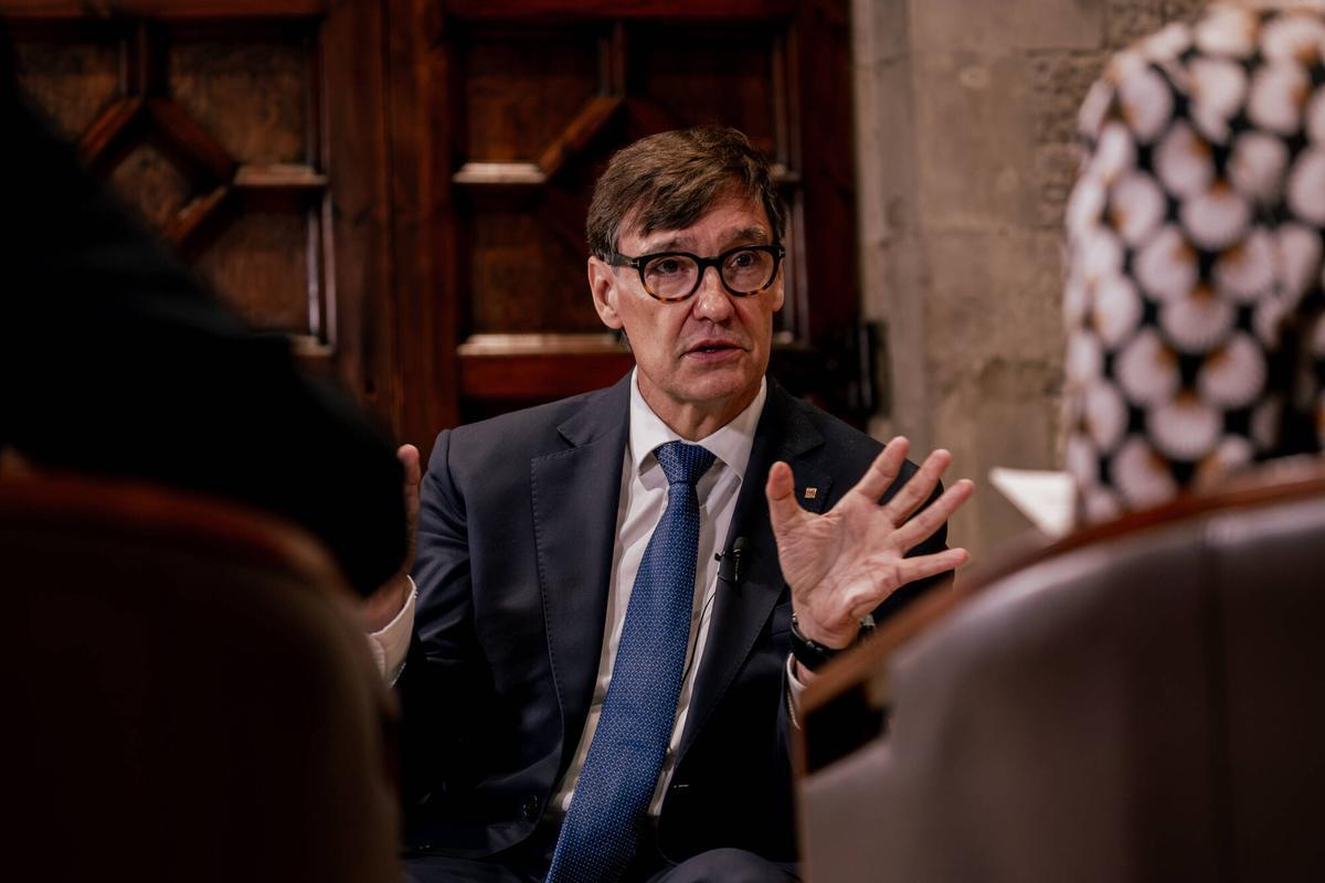 Salvador Illa, president de la Generalitat de Catalunya, en el Palau de la Generalitat durante su entrevista con El Periódico.
