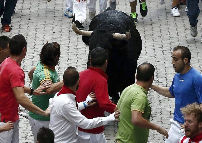 Fotogalería: 6º encierro de los Sanfermines 2013