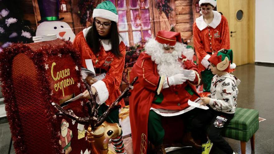 Papá Noel, una visita mágica en El Coto | JUAN PLAZA