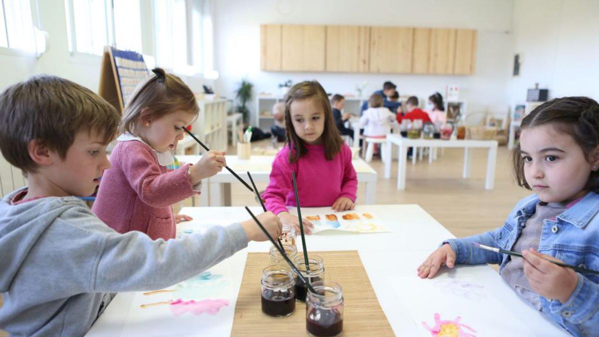 Elaboración de pinturas con tintes naturales en la EEI de Donramiro.