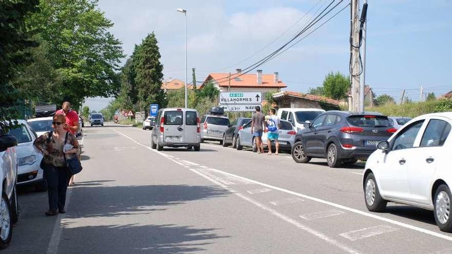 Problemas circulatorios en Naves por el elevado número de visitantes a Gulpiyuri