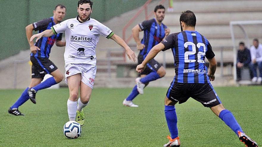 Imagen de un partido del Lalín de la temporada pasada. |  // BERNABÉ