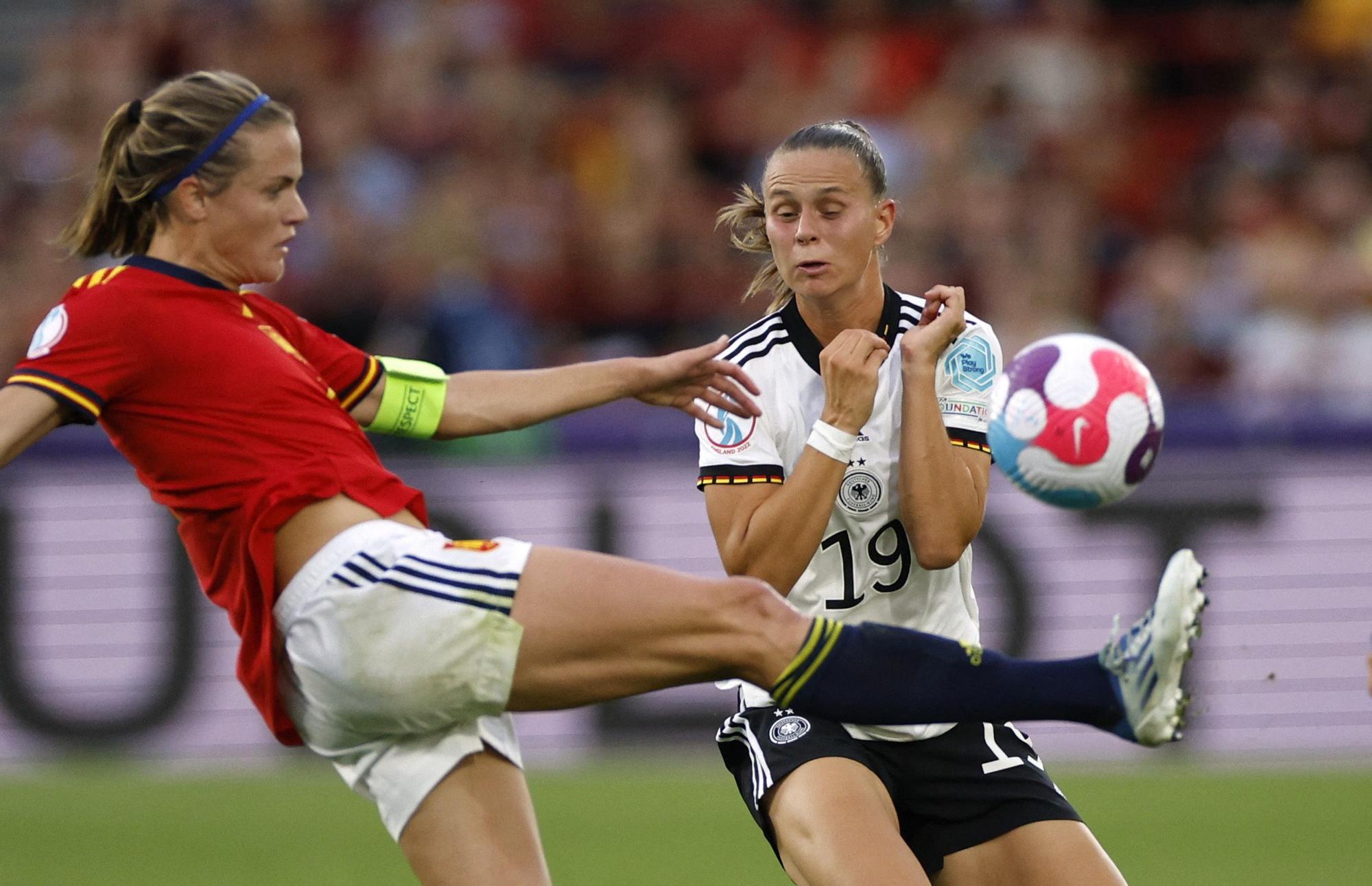 Women's Euro 2022 - Group B - Germany v Spain