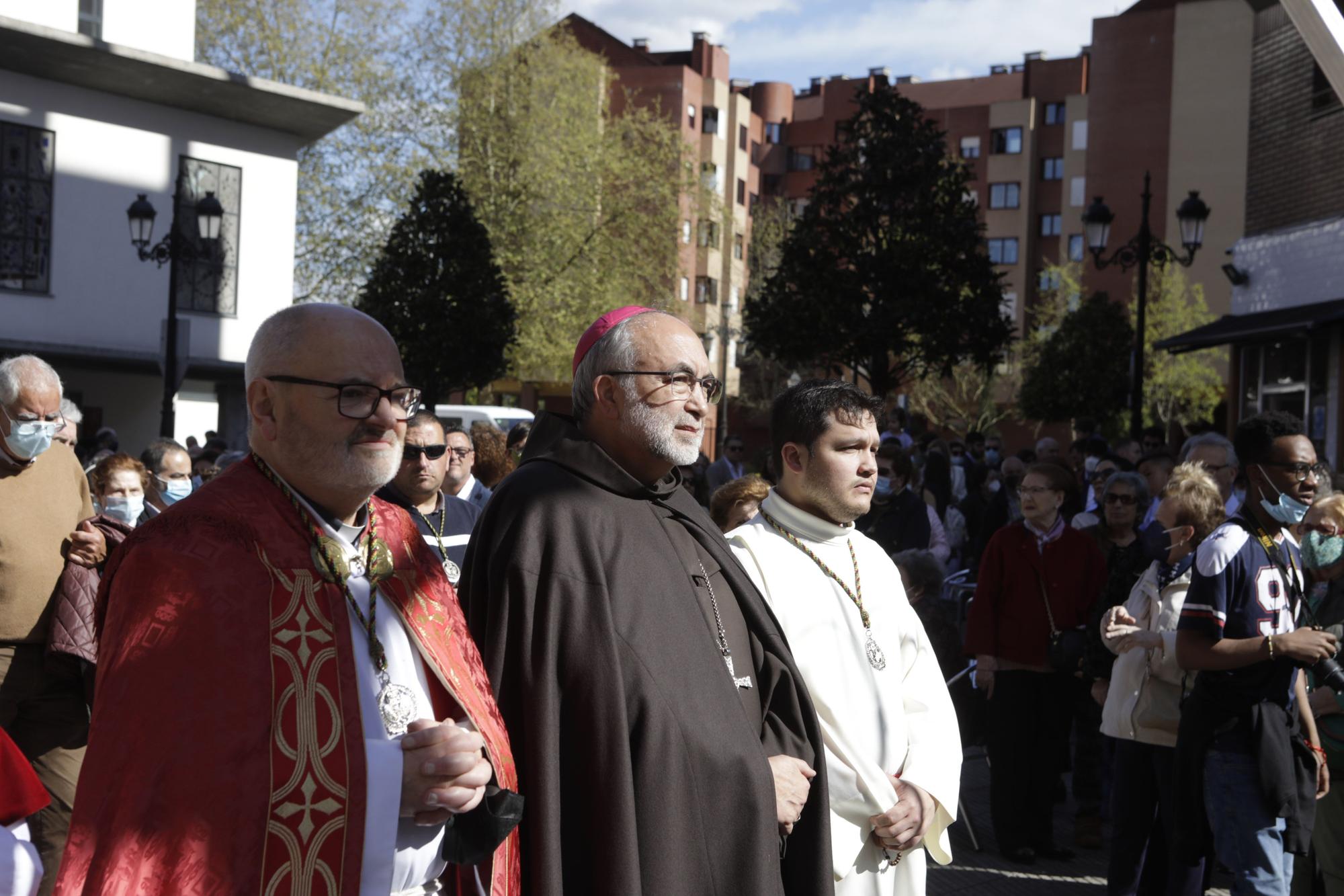 EN IMÁGENES: Así fue la procesión de los Estudiantes en Oviedo
