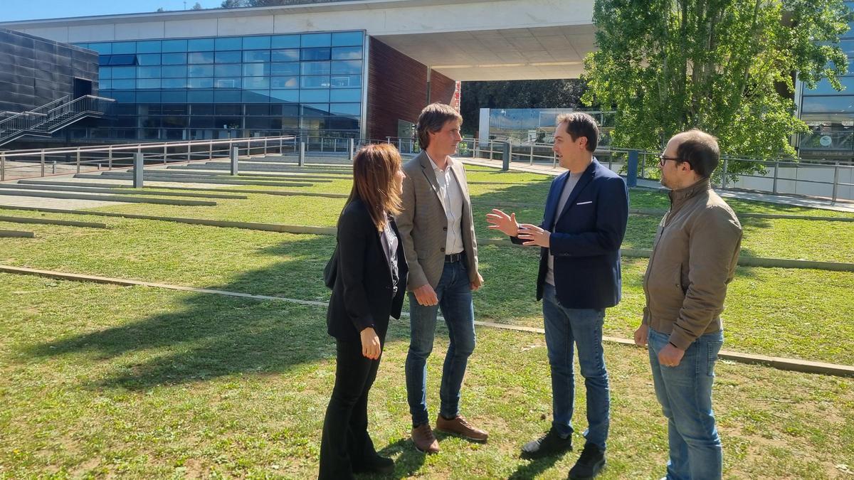 Salvador vergés i Maria Àngels Planas avui amb els responsables de l’Associació d’Empreses de Noves Tecnologies de Girona