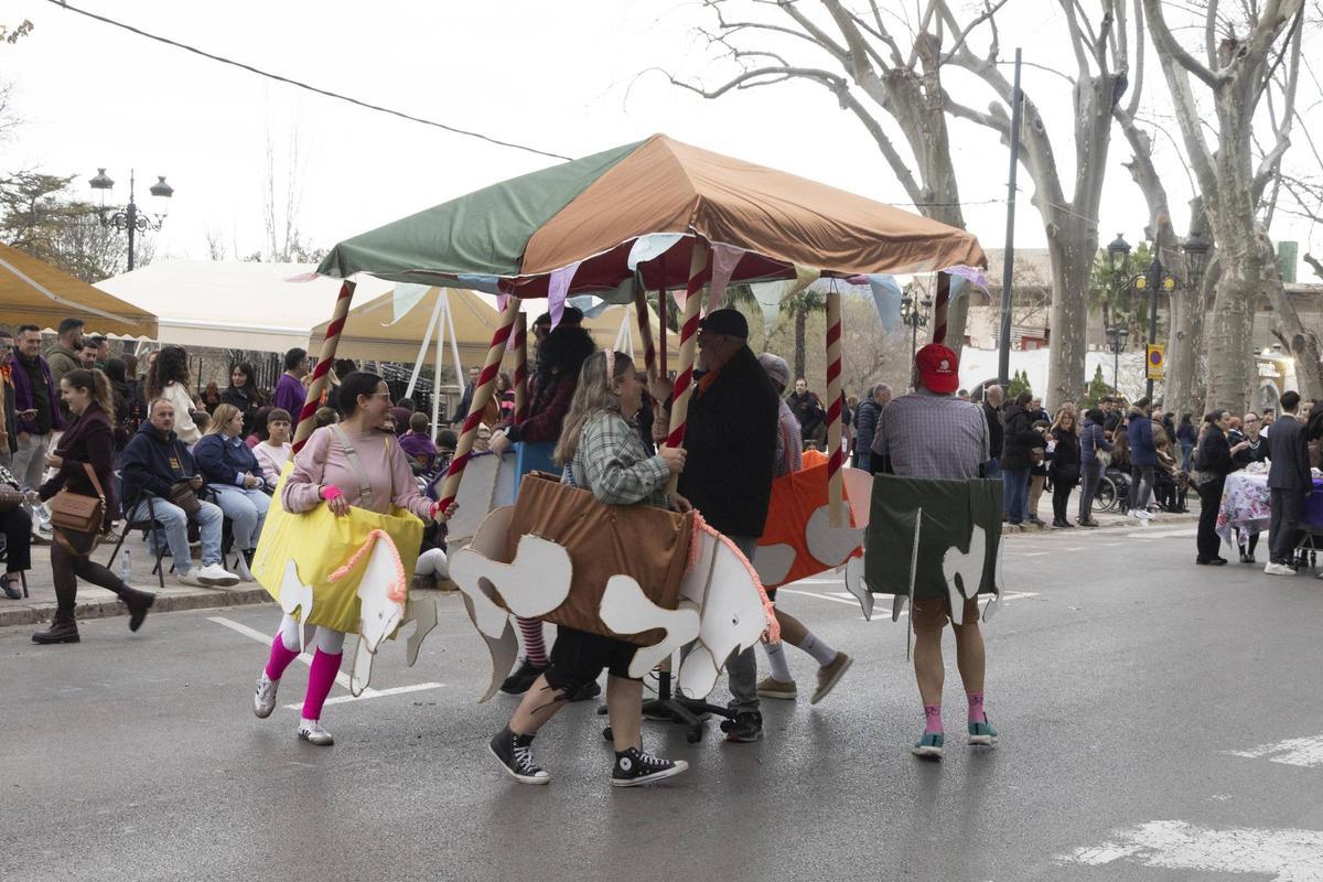 Así fue la Cabalgata del Ninot de Xàtiva