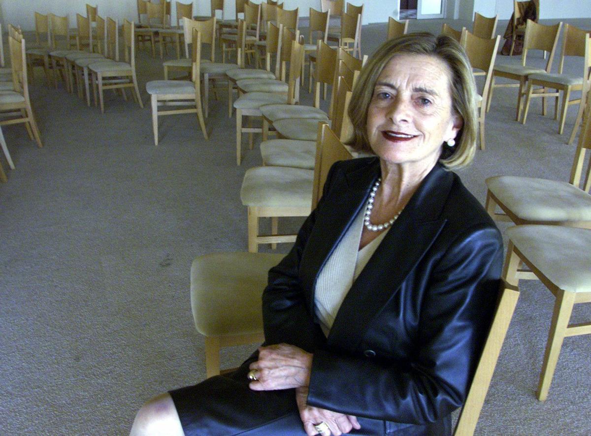 La escritora y maestra Josefina Aldecoa, de cuyo nacimiento se cumplen cien años el 8 de marzo.