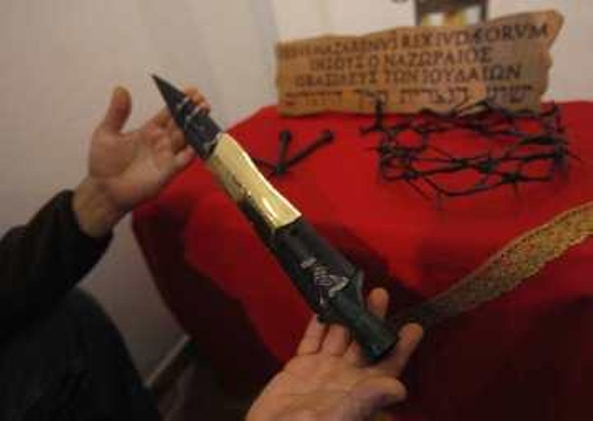 Entre clavos, espinas y flagelos