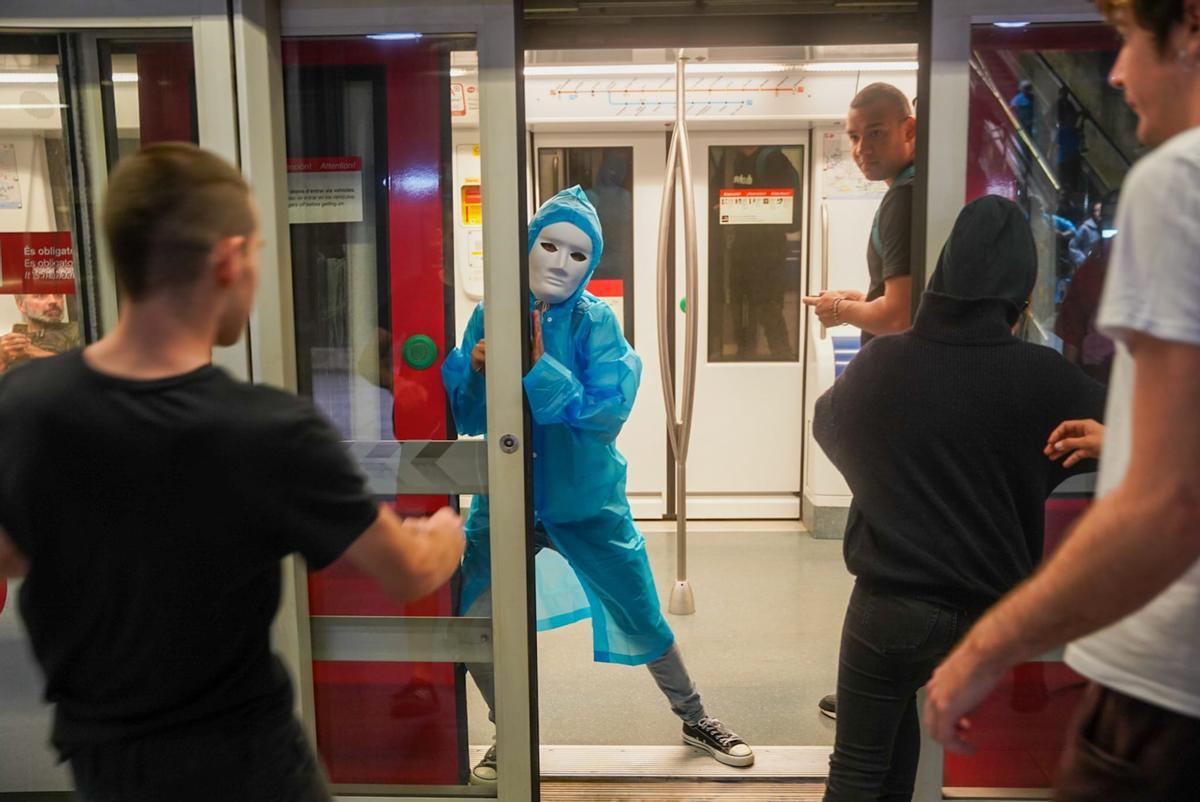 La feria inmobiliaria The District de Barcelona abre entre protestas de activistas