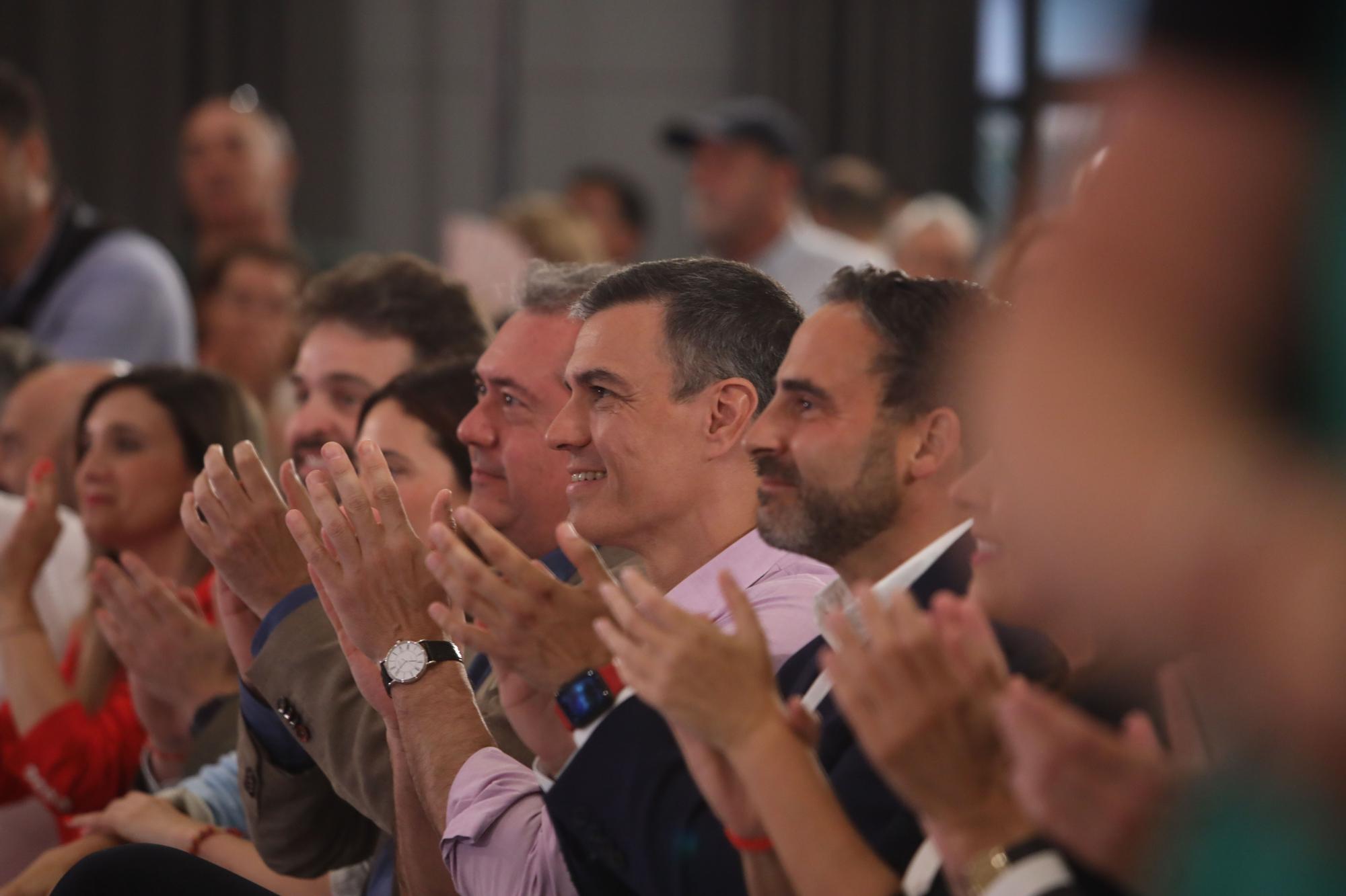 Pedro Sánchez celebra con Dani Pérez el 'cumpleaños' del PSOE en Málaga