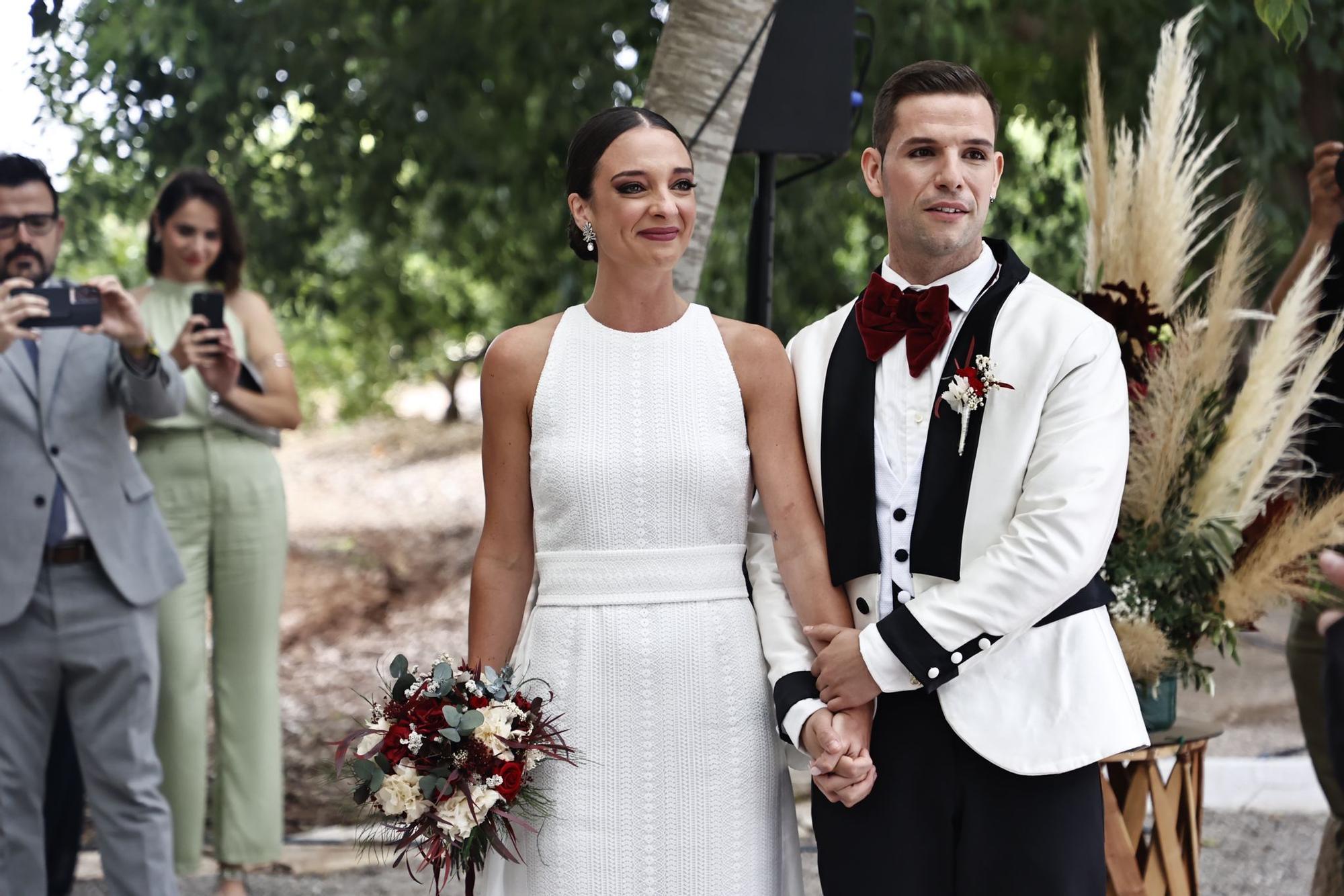 Boda de Nuria Llopis: la llegada de los novios y la ceremonia