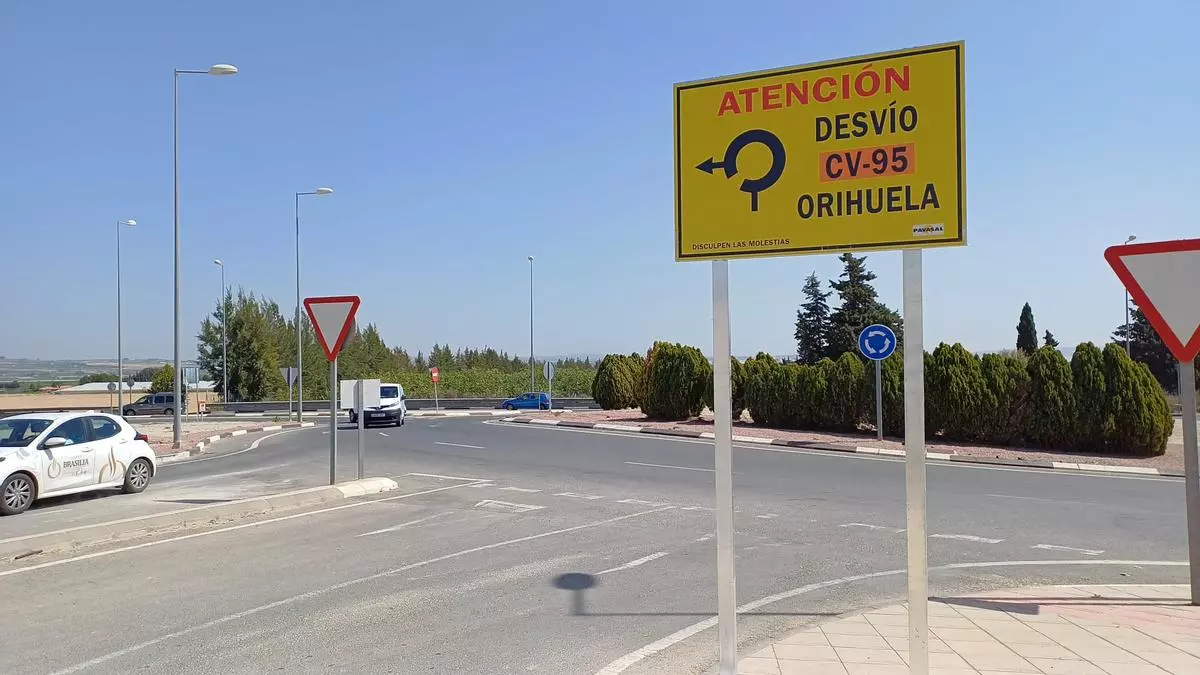 Elija su propia aventura en la CV-95 de San Miguel de Salinas