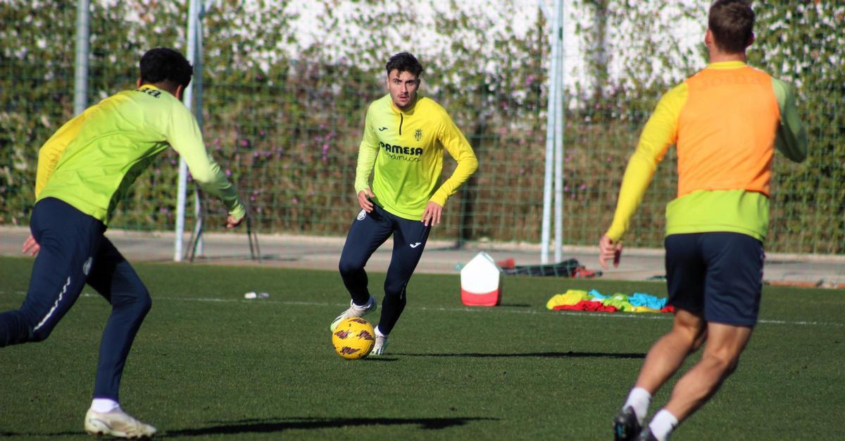 Álex Forés es el máximo goleador de un Villarreal B que ha perdido de vista la senda del gol.
