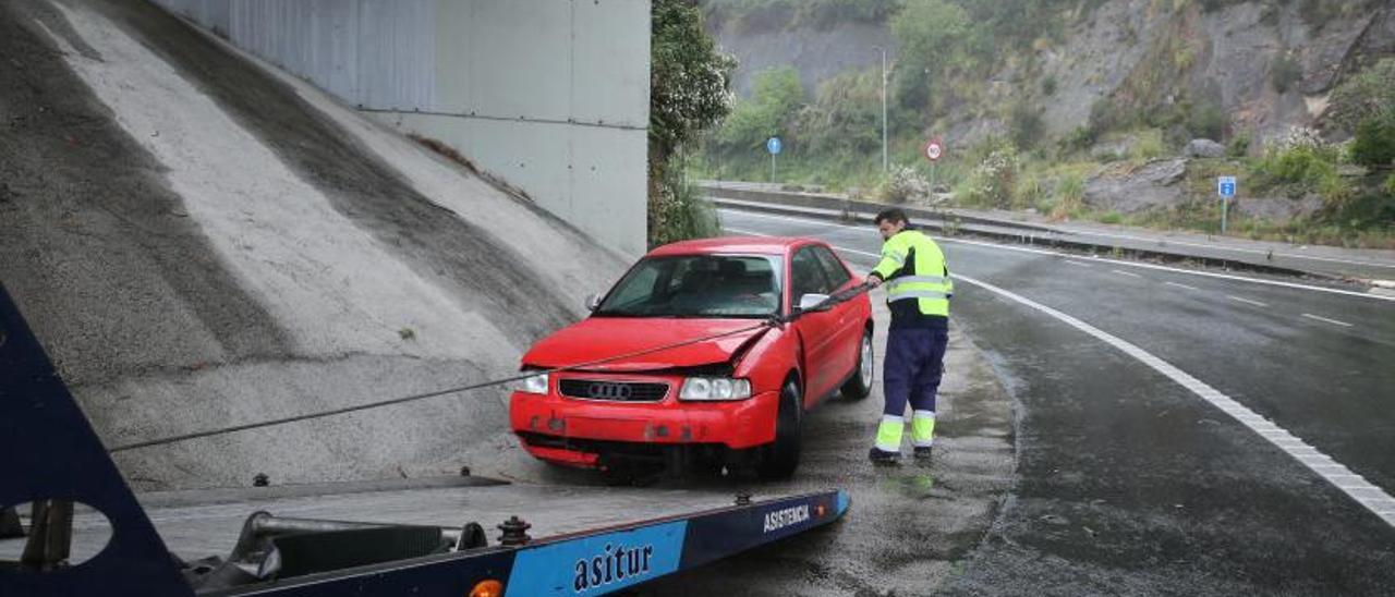 Un accidente en la autovía se salda con una mujer herida - Faro de Vigo