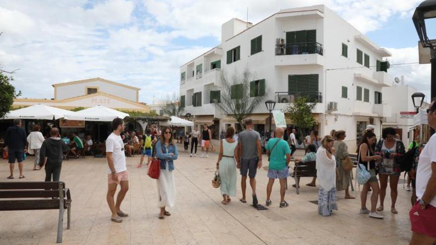 Un septiembre flojo en una «extraña» temporada turística en Formentera