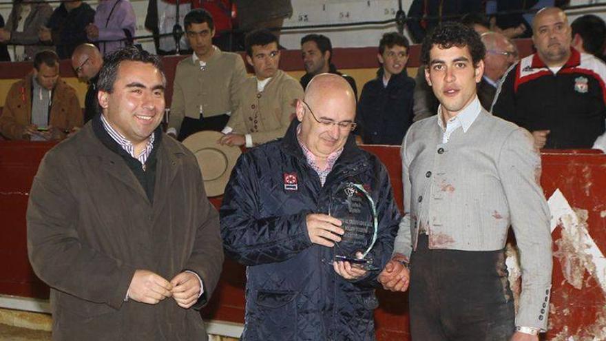 Marcos Andreu se gana al público y Curro Linares el Bolsín Taurino