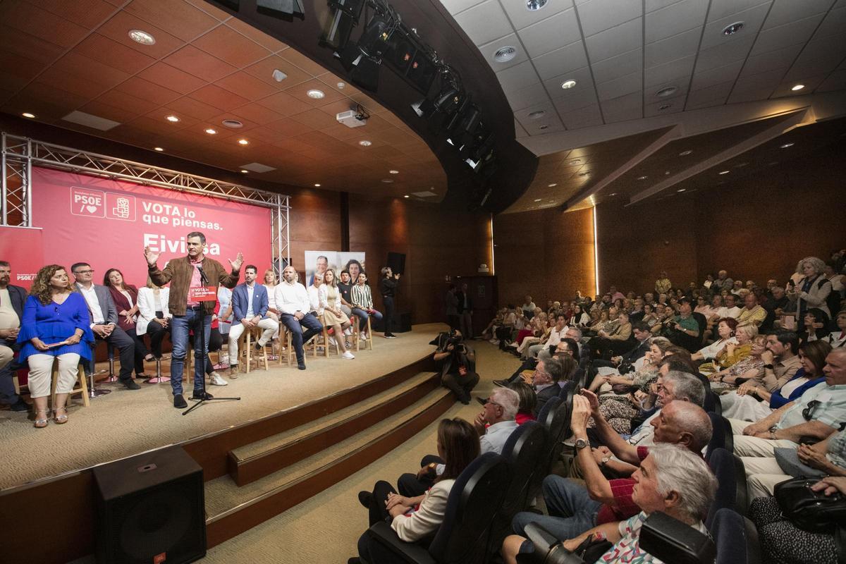 Todas las imágenes de Pedro Sánchez en Ibiza
