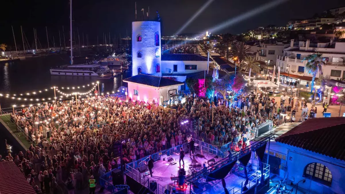 ÚLTIMO FIN DE SEMANA DE LOS "CONCERTS DE MITJANIT 2025" EN EL PUERTO DE SITGES