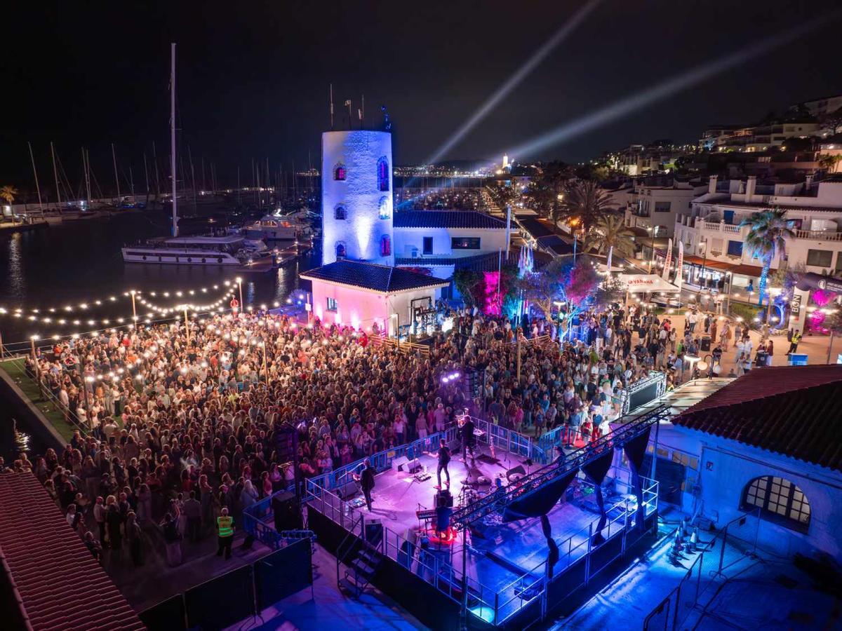 Vista aeria de las actualiciones Concerts de Mitjanit 2025 Puerto de sitges