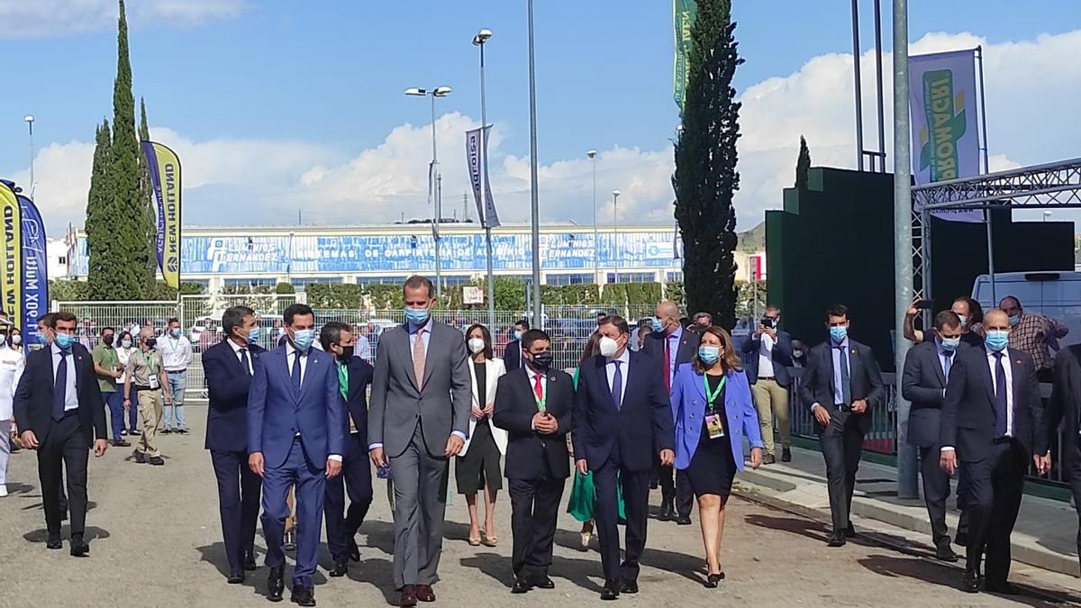 Felipe VI en su recorrido por Expoliva.