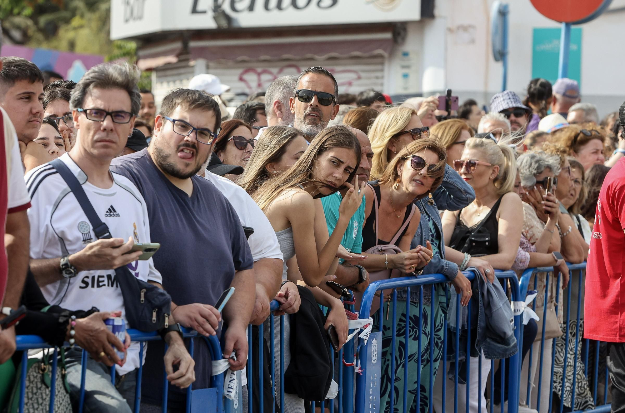 Resumen de los actos de inicio de las Hogueras 2024 ( Mascletà, Pasodoble, Homenaje Foguerers y Barraquers, desfile del Pregón y Pregón oficial )