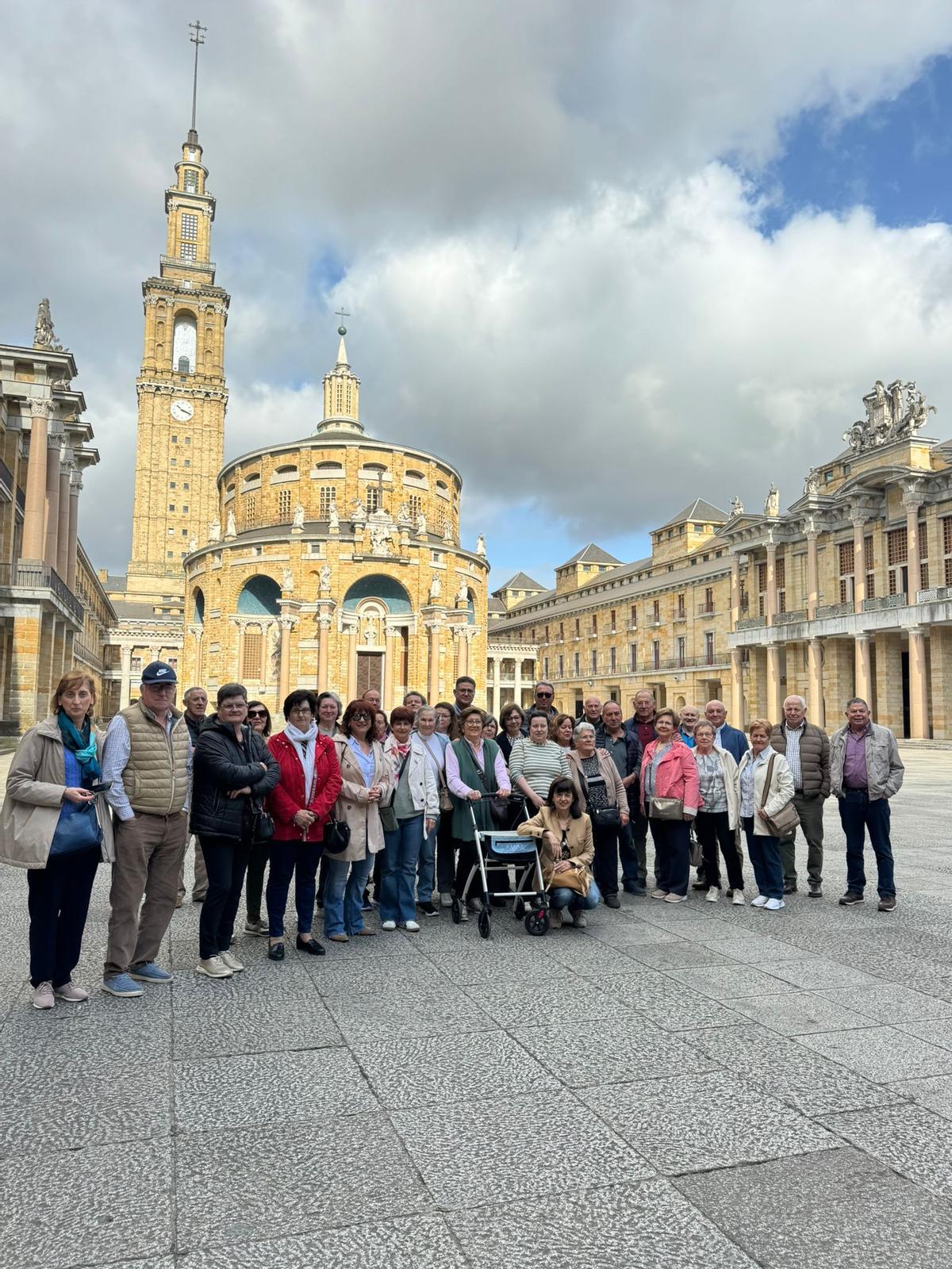 Los vecinos de Láneo (Salas) en Gijón.