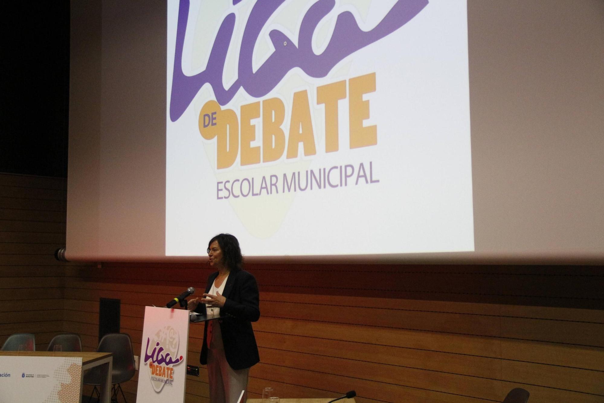 La semifinal de la Liga de Debate Escolar Municipal de Gijón, en imágenes