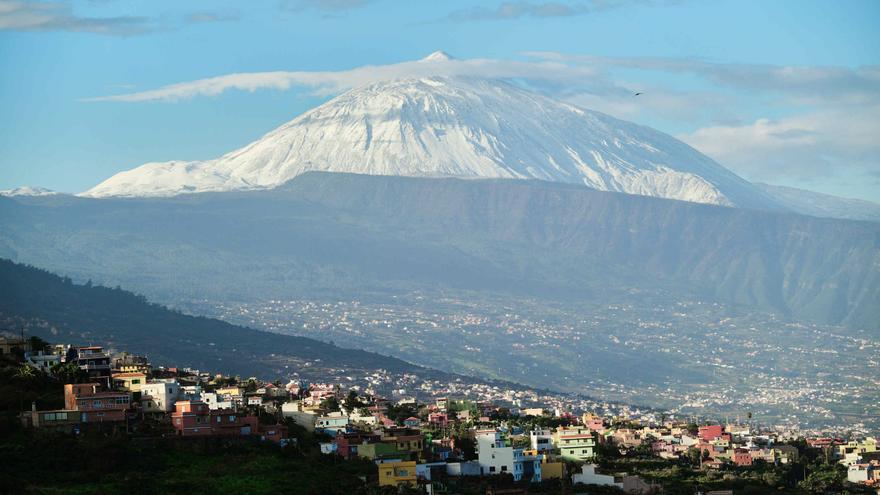 Rescatan a ocho personas atrapadas en el Teide