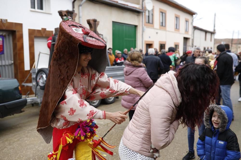 Palacios del Pan recupera su mascarada para el Día del Centro de Iniciativas Turísticas