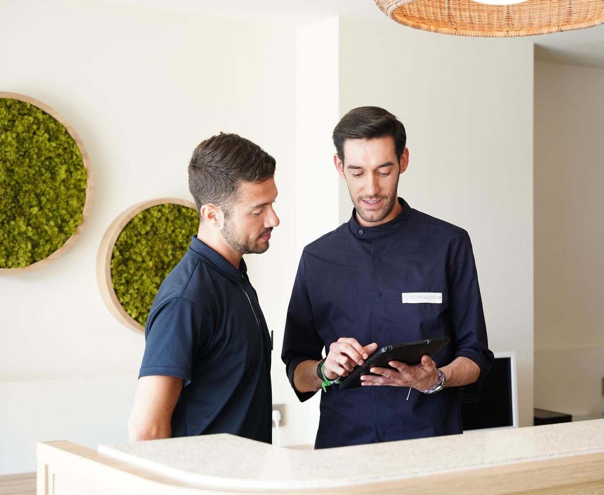 Haben Sie schon einmal in einem Hotel gearbeitet? Falls nicht, ist jetzt Ihre Chance. Iberostar hat 150 Stellen zu besetzen.