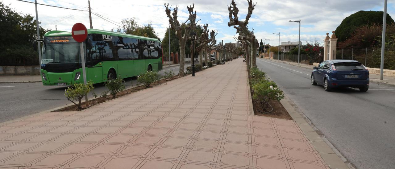 Último tramo de la avenida de Lledó que tendrá dos carriles (uno por sentido) para residentes y vehículos autorizados.