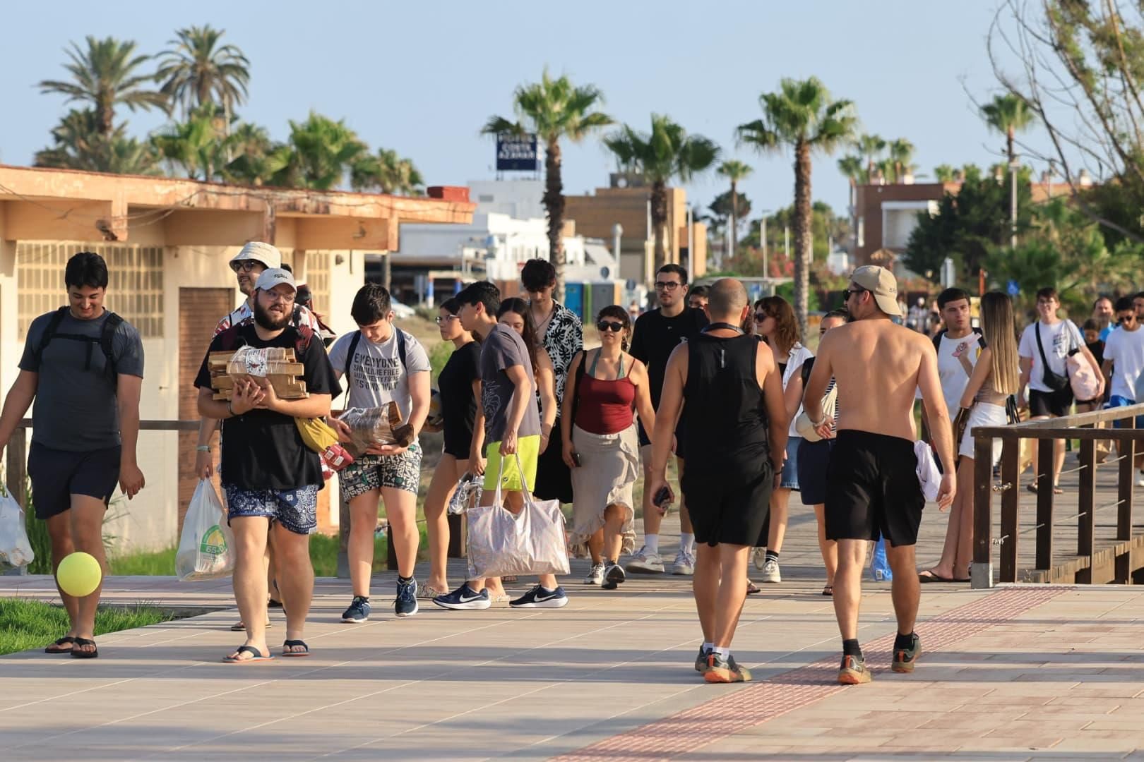 Búscate en la macrogalería de fotos de Sant Joan en Castellón