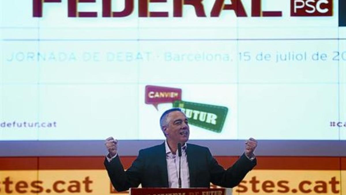 Pere Navarro durante la presentación de una campaña a favor del federalismo, ayer en la sede del PSC.
