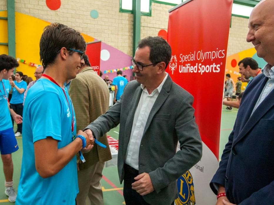 El colegio Amor de Dios y del Club Polideportivo Aspanaex fomentan el deporte inclusivo