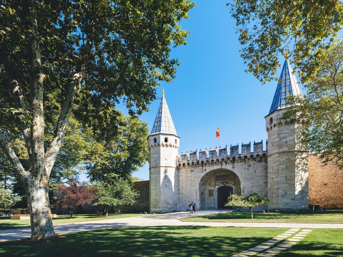 La puerta principal al Palacio Topkapi.
