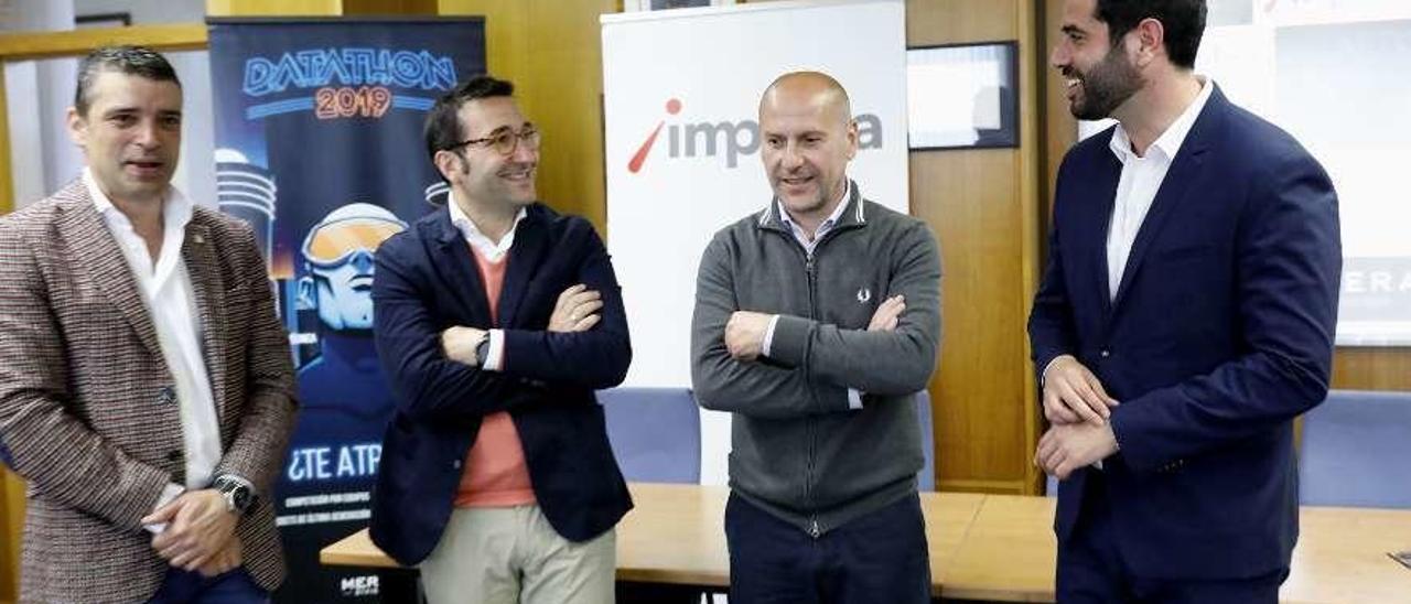 Por la izquierda, Juan Carlos Campo, Manuel Blanco, Celestino Varela y Rubén Hidalgo, en la presentación del concurso para estudiantes.