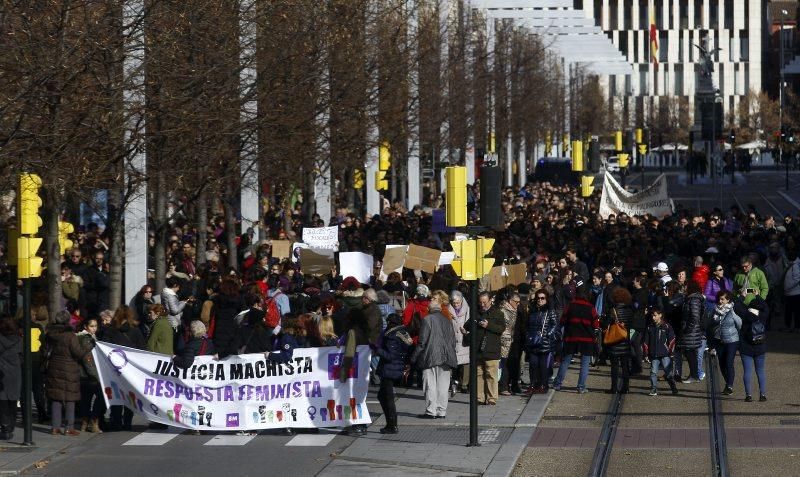 Manifestación contra la violencia machista en Zaragoza