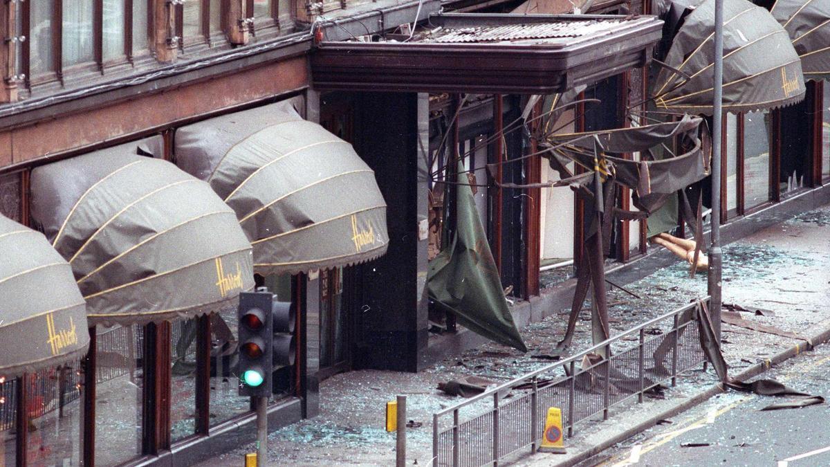 Imagen de un atentado del IRA contra los almacenes Harrods de Londres.