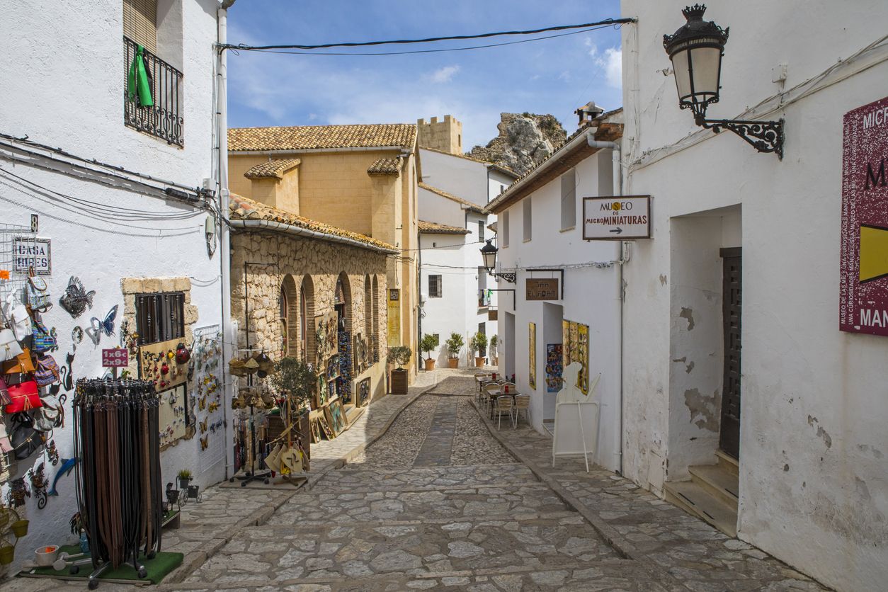 Fotografía de las calles de Guadalest.