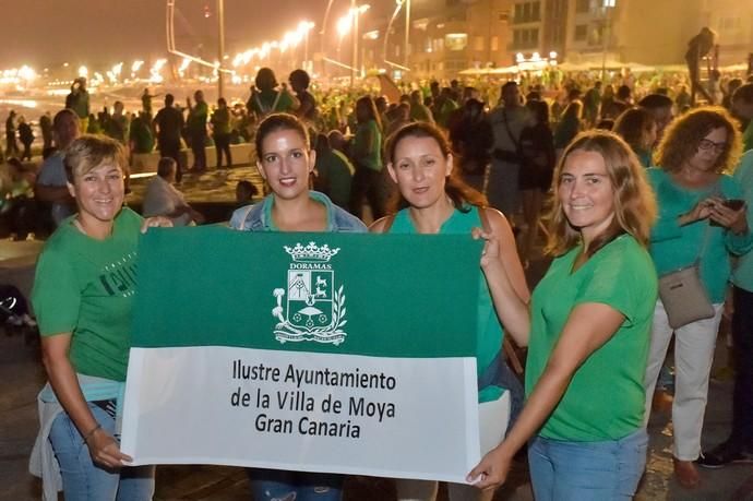 23-08-2019 LAS PALMAS DE GRAN CANARIA. Cadena humana en el paseo de Las Canteras contra el incendio  | 23/08/2019 | Fotógrafo: Andrés Cruz