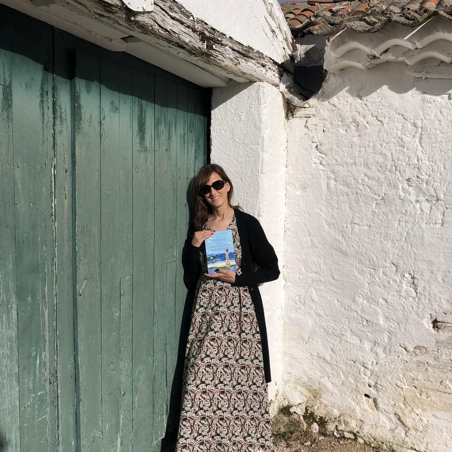 “Soy irónica y un poco cáustica, así que me divierten los personajes algo absurdos” La Nueva