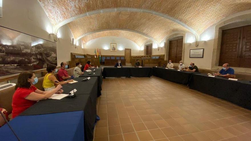 El Ayuntamiento de Plasencia intensificará la limpieza y desinfección de los colegios el próximo curso