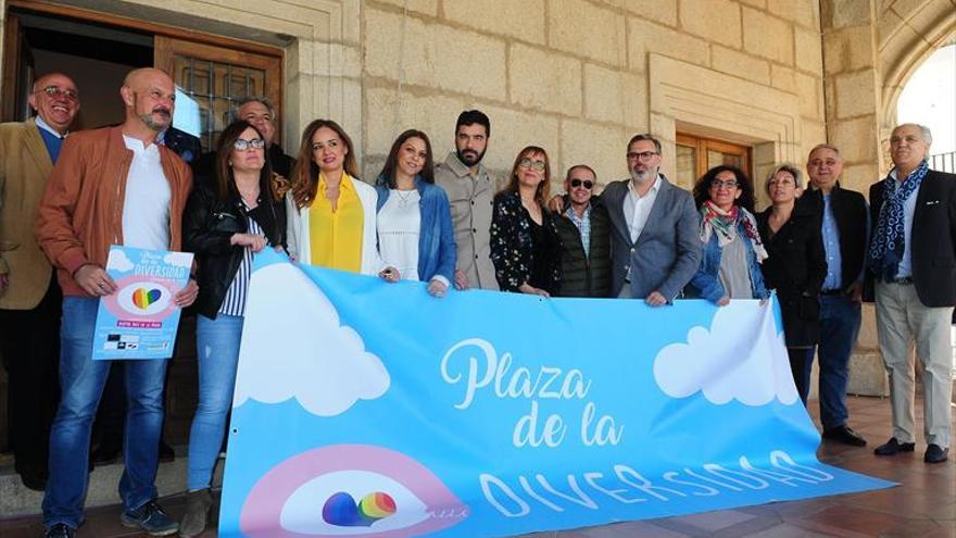 La plaza Mayor de Plasencia acogerá un desfile con transexuales extremeños