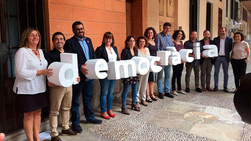 Armengol y Prohens se enzarzan en el Parlament por el conflicto catalán