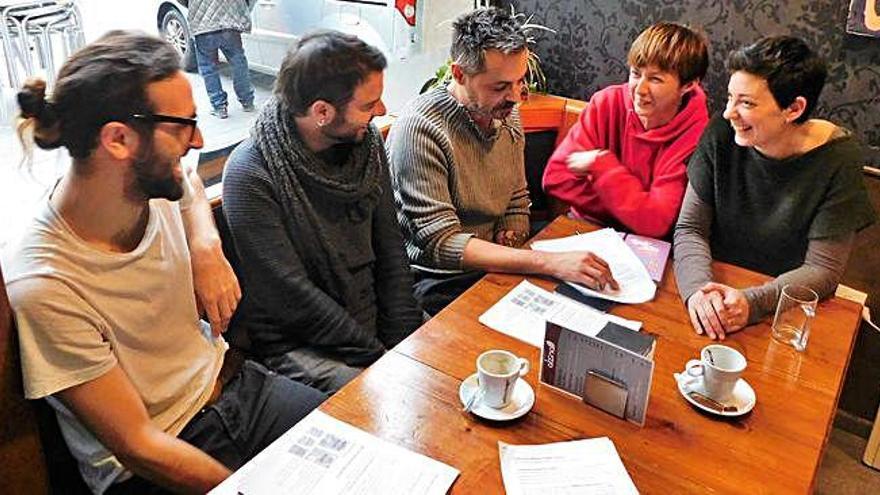 Jordi Jet Serra, Oriol Barri, Marc Vilaplana, Vicky Garcia i Anna Casasampera, membres de L&#039;Antic, ahir