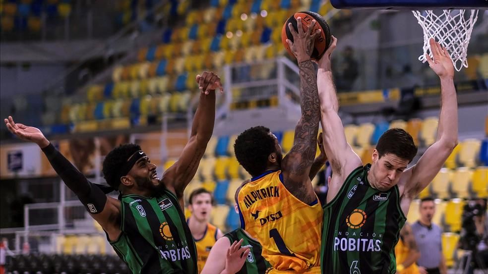 El Joventut perdió ante el Gran Canaria, que sigue su escalada